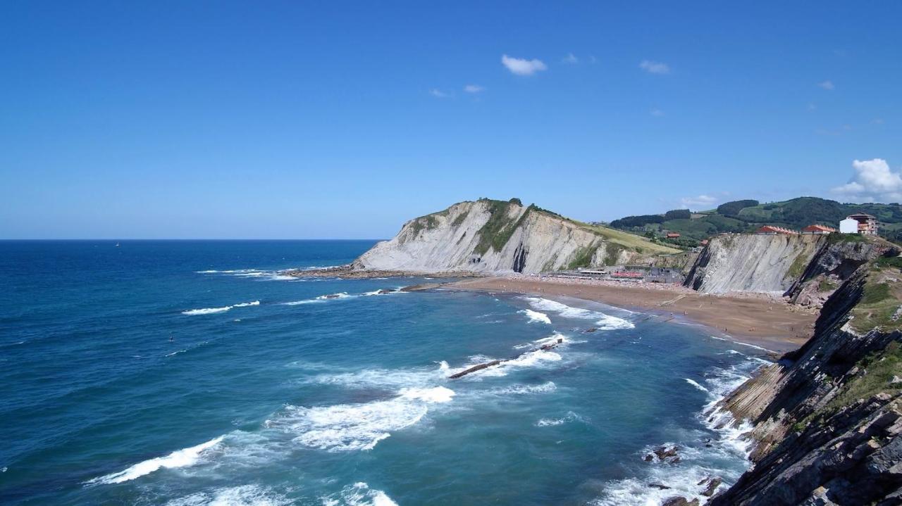 Kampaoh Zumaia Hotel ภายนอก รูปภาพ